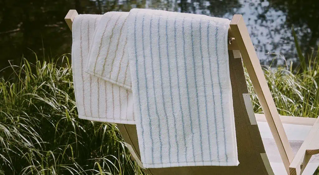 Essential Stripe - Stribet Georg Jensen Damask badehåndklæde